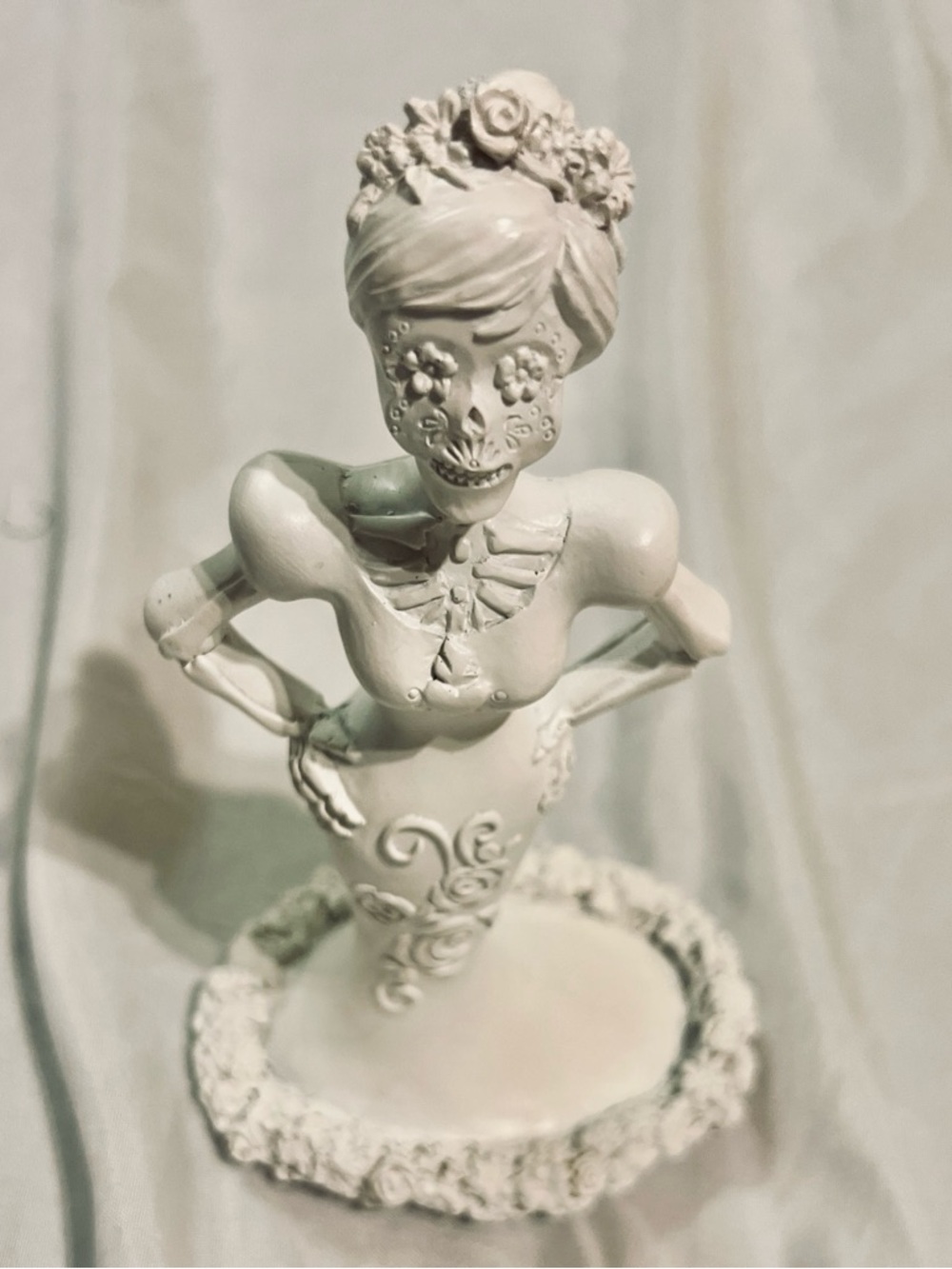 Dia De Los Muertos Day of The Dead Catrina Skeleton Figurine